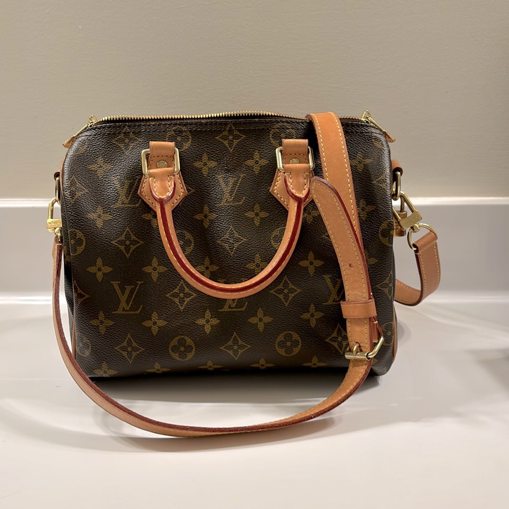 louis vuitton SPEEDY BANDOULIÈRE 25 authentic purchased off poshmark in 2022.